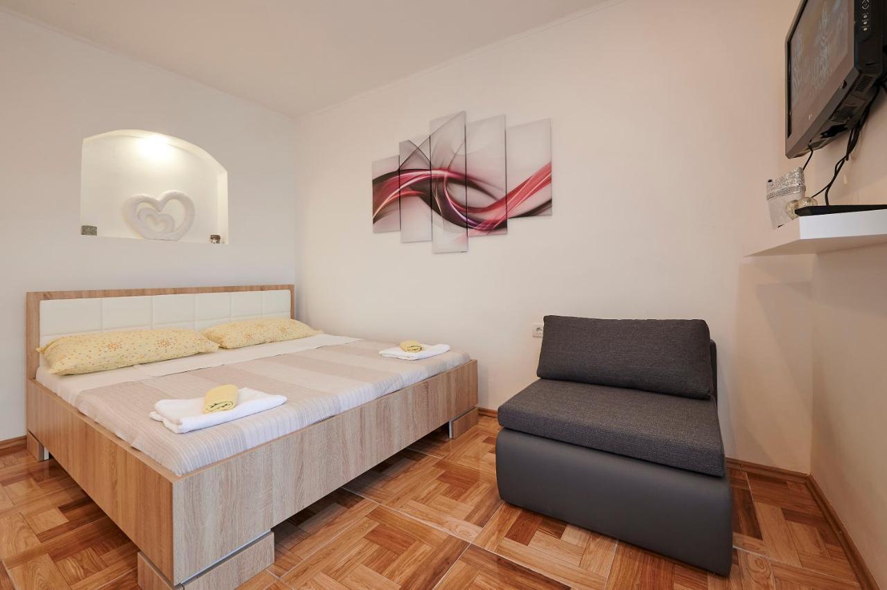 Apartments Lucija Trogir Exteriör bild
