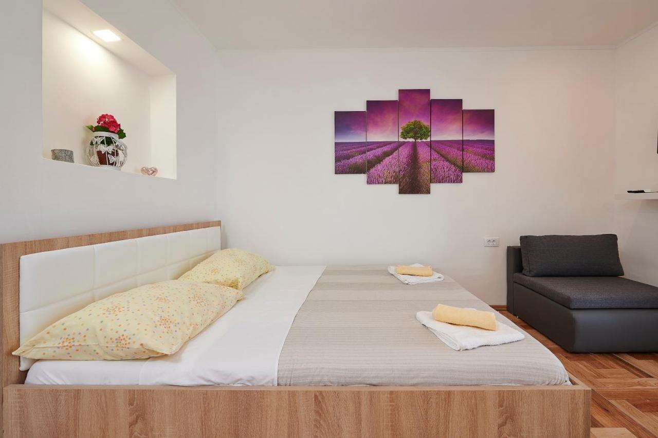 Apartments Lucija Trogir Exteriör bild