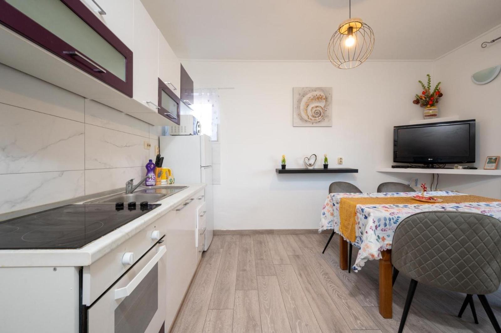 Apartments Lucija Trogir Exteriör bild