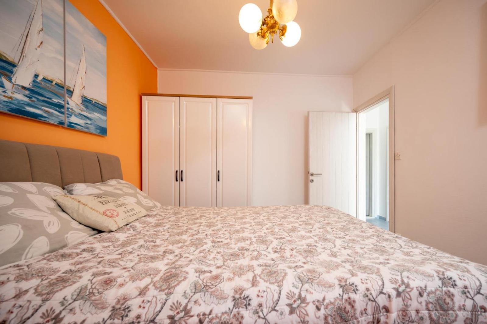 Apartments Lucija Trogir Exteriör bild